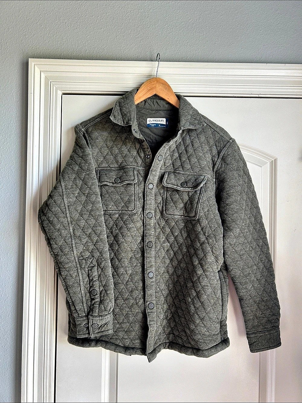 Magellan Outdoors Classic Fit Quilted Jacket in Green Small